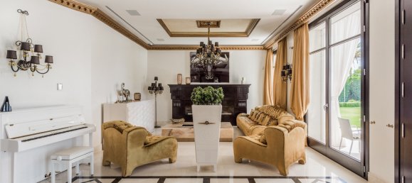 7 bedrooms Villa in Marbella, Spain No. 4681 7