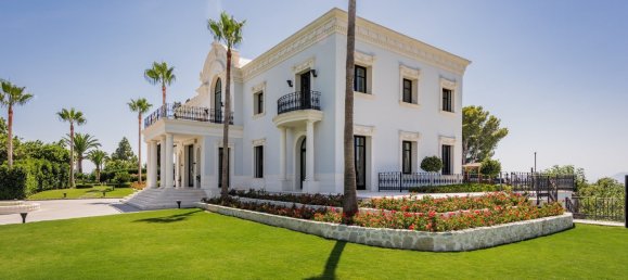 7 bedrooms Villa in Marbella, Spain No. 4681 3