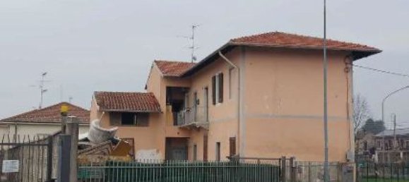 Studio in Magnago, Italy No. 13335 2