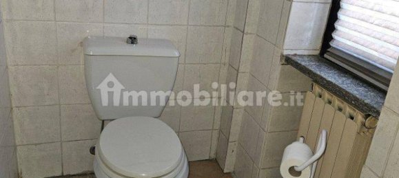 Almacén de 4 habitaciónes en Venegono Inferiore, Italy No. 80353 33