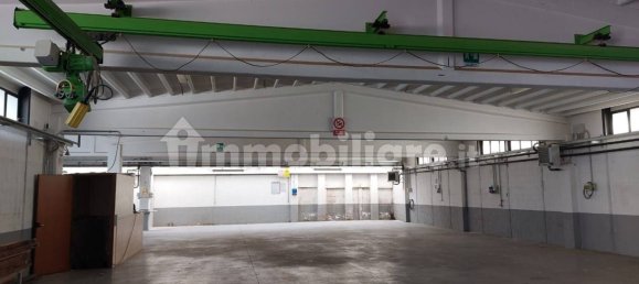 Almacén de 4 habitaciónes en Venegono Inferiore, Italy No. 80353 19