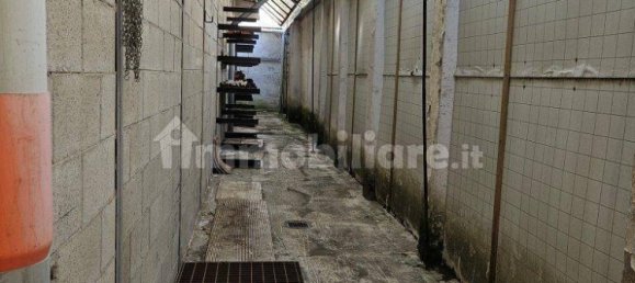 Almacén de 4 habitaciónes en Venegono Inferiore, Italy No. 80353 35