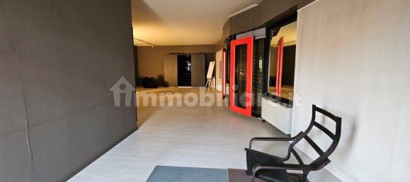 Almacén de 4 habitaciónes en Venegono Inferiore, Italy No. 80353 27