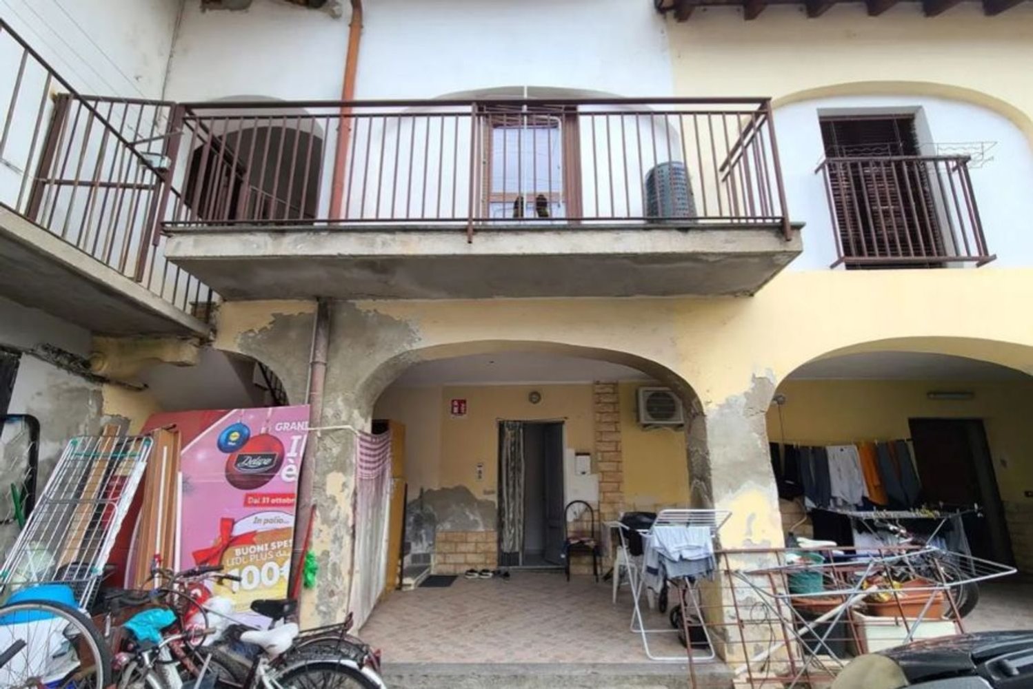 Квартира с 3 комнатами в Бусто Арсицио, Италия № 1663