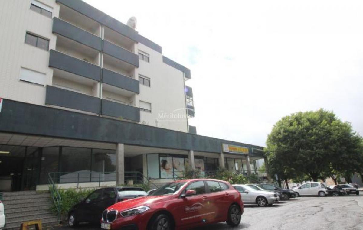  محل تجاري في Braga, Portugal 94متر مربع رقم 8192