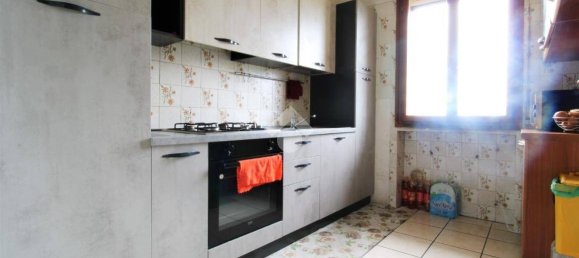 2 bedrooms Apartment in Creazzo, Italy No. 272433 8
