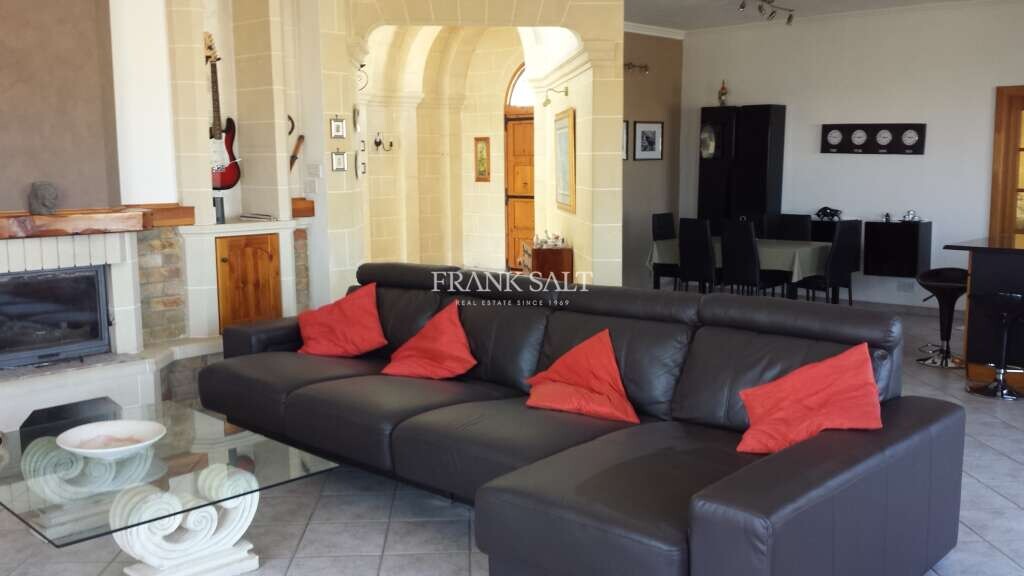 3 bedrooms Bungalow in Iklin, Malta No. 3776