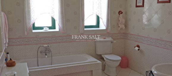 3 bedrooms Bungalow in Iklin, Malta No. 3776 8