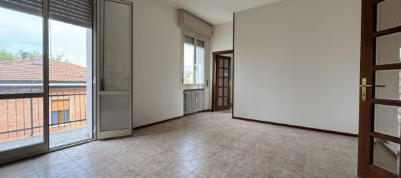 3 rooms Apartment in Modena, Italy No. 22748 8