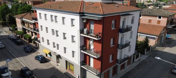 3 rooms Apartment in Modena, Italy No. 22748 6
