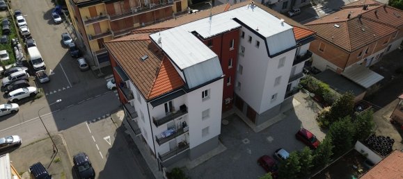 3 rooms Apartment in Modena, Italy No. 22748 5
