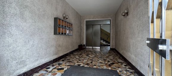 3 rooms Apartment in Modena, Italy No. 22748 22