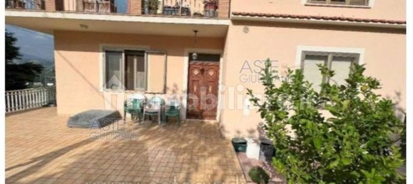 2 bedrooms Apartment in Alanno, Italy No. 272946 2