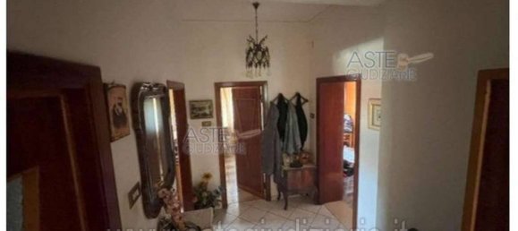 2 bedrooms Apartment in Alanno, Italy No. 272946 7