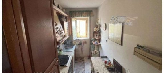 2 bedrooms Apartment in Alanno, Italy No. 272946 4