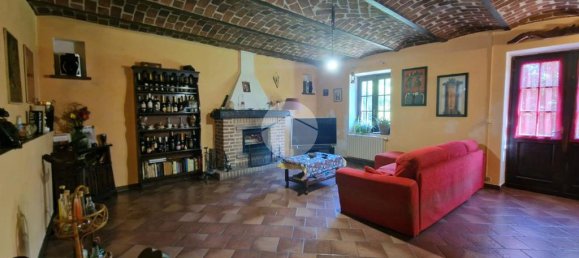 3 bedrooms House in Villafranca d'Asti, Italy No. 272034 5
