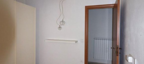 Apartamento de 3 habitaciónes en Montevarchi, Italy No. 235441 6