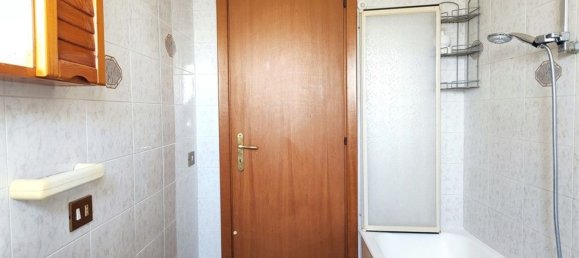 3 rooms Apartment in Rome, Italy No. 9573 8