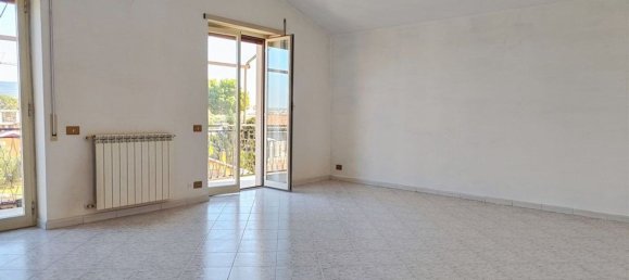 3 rooms Apartment in Rome, Italy No. 9573 3