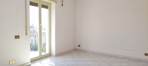 3 rooms Apartment in Rome, Italy No. 9573 10