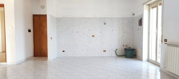 3 rooms Apartment in Rome, Italy No. 9573 2