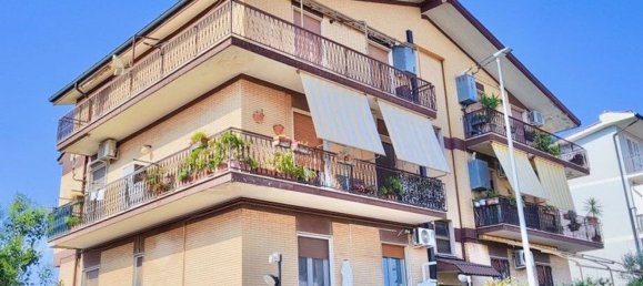3 rooms Apartment in Rome, Italy No. 9573 19