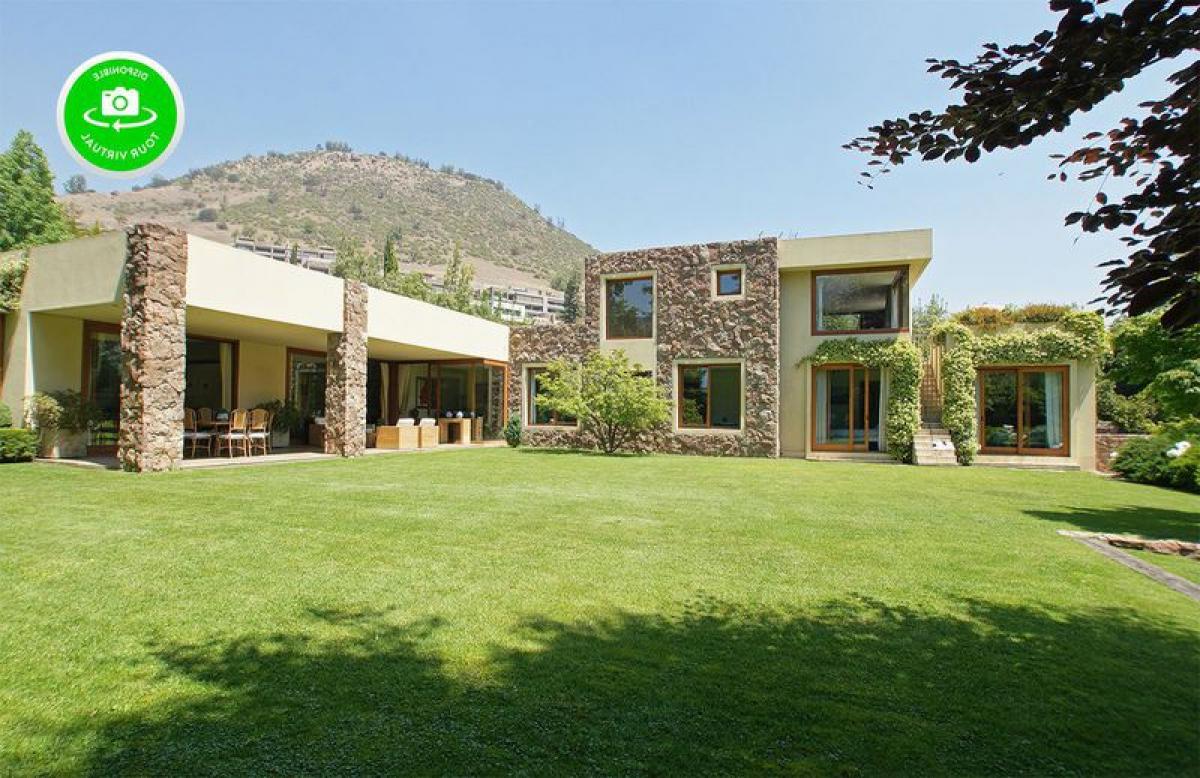 Casa de 6 dormitorios en Santiago, Chile No. 2923