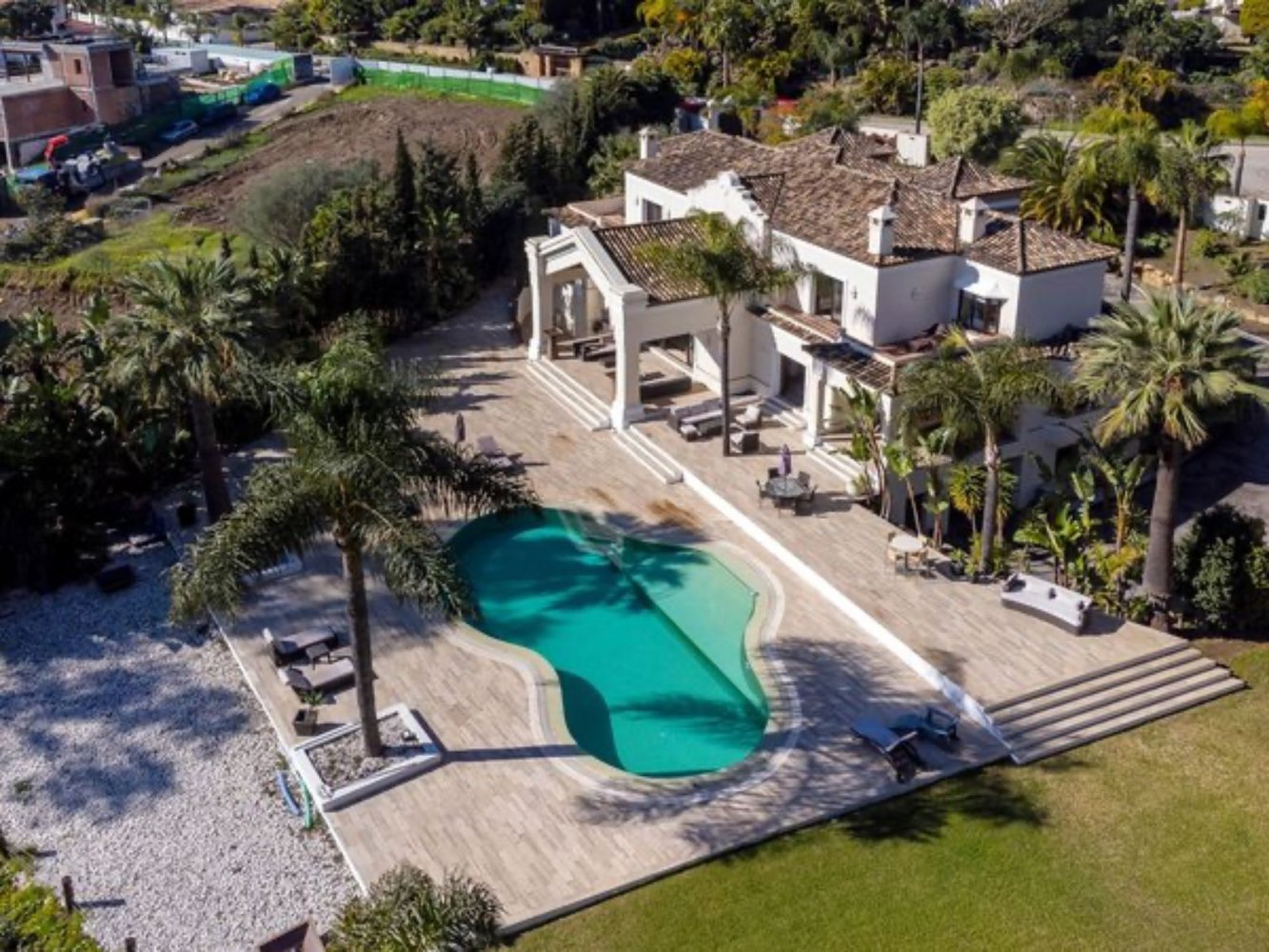 6 bedrooms Villa in Marbella, Spain No. 145954