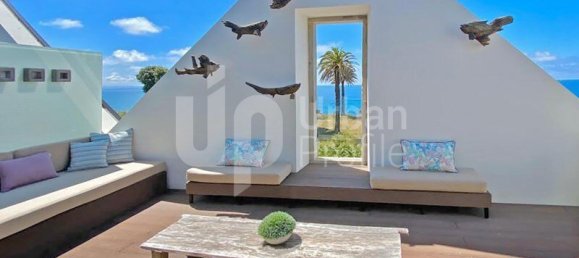 3 bedrooms Villa in Cascais, Portugal No. 173577 2