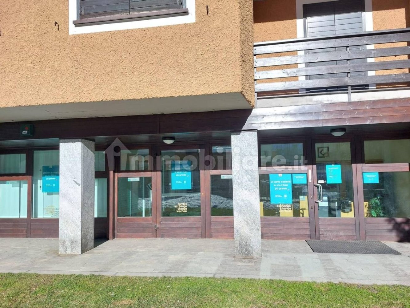 Propiedad comercial en Madesimo, Italy 108 m² No. 311140