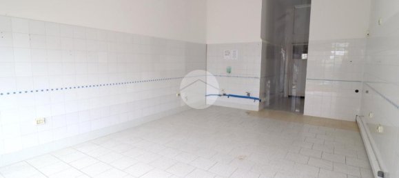 Apartamento de 2 habitaciónes en Giulianova, Italy No. 28301 2