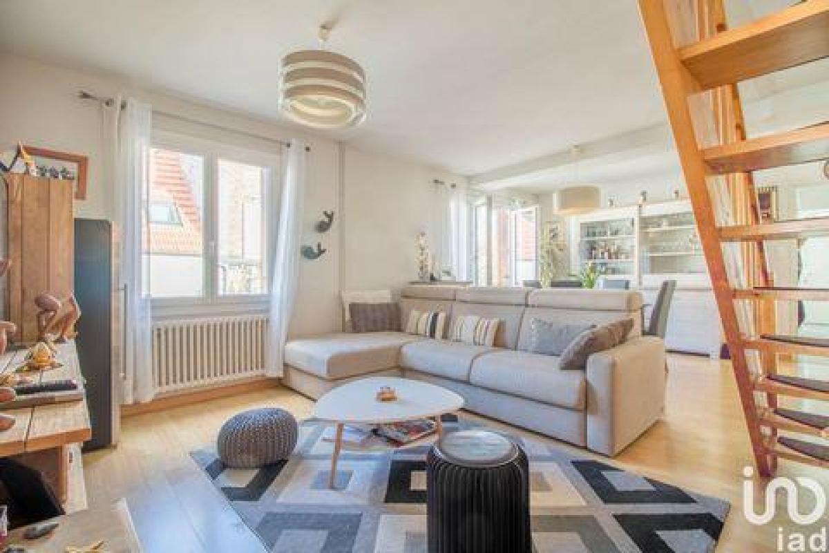 2 bedrooms Condo in Palaiseau, France No. 23895