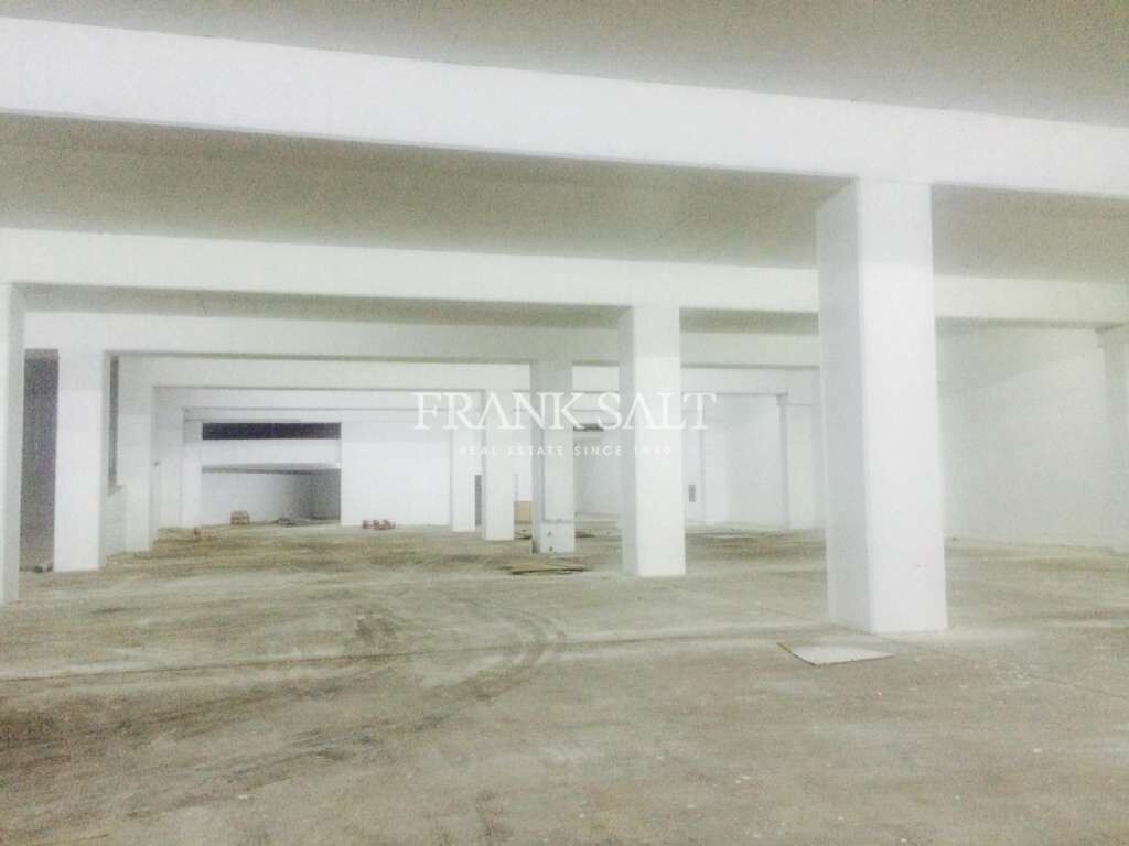 1800m² Warehouse in Qormi, Malta No. 13603