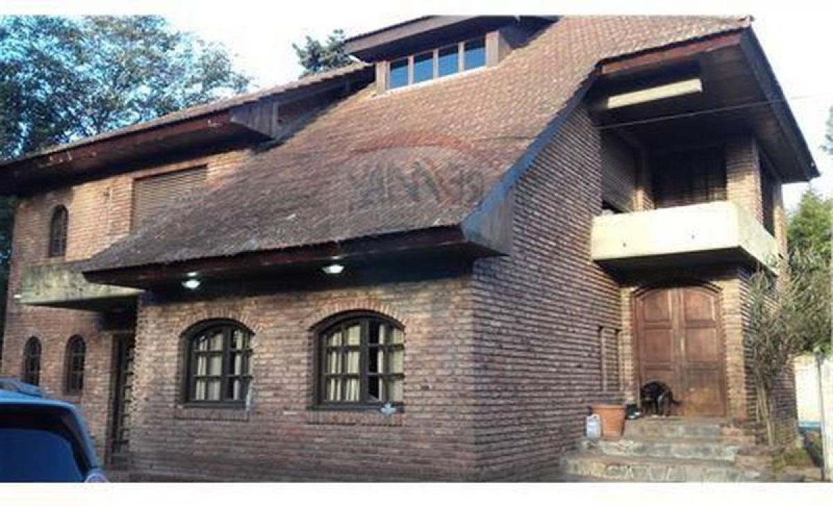 4 bedrooms House in San Miguel, Argentina No. 3789