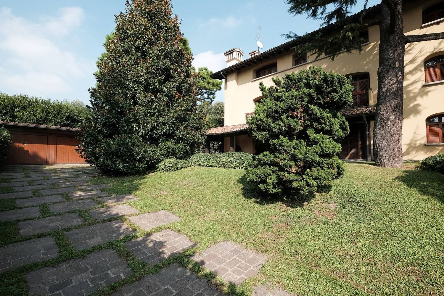 11غرفة فيلا في Trezzo sull'Adda, Italy رقم 3967