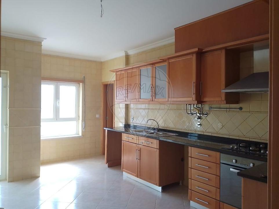 3 Schlafzimmer Wohnung in Entroncamento, Portugal, Nr. 319986