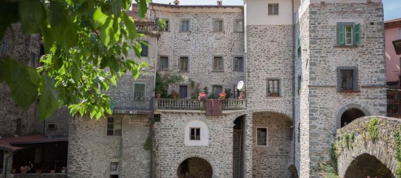 482m² Commercial property in Bagnone, Italy No. 261543 11