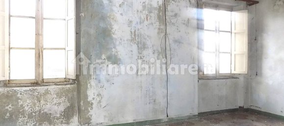 4 bedrooms Apartment in Barga, Italy No. 118753 16