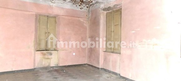 4 bedrooms Apartment in Barga, Italy No. 118753 10