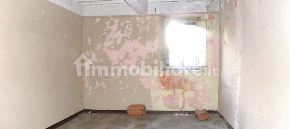 4 bedrooms Apartment in Barga, Italy No. 118753 18