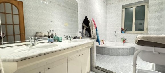 3 rooms Apartment in Naples, Italy No. 235969 15