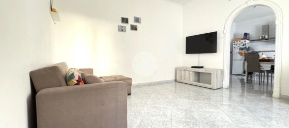 3 rooms Apartment in Naples, Italy No. 235969 3