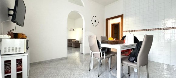 3 rooms Apartment in Naples, Italy No. 235969 6