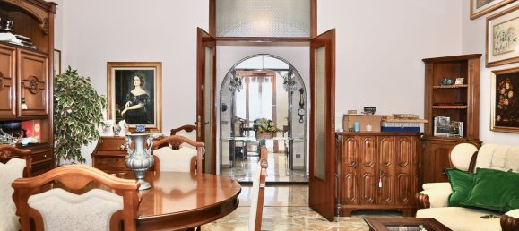 Квартира с 5 комнатами в Ро, Италия № 24818 10