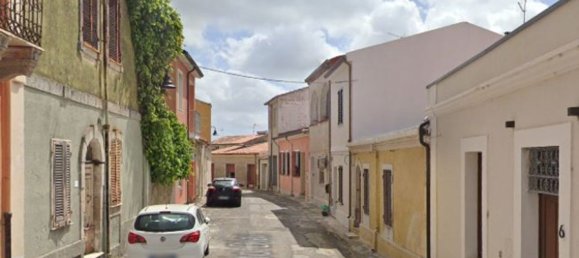 6 rooms Apartment in Uri, Italy No. 13506 2