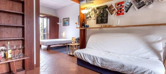 Studio in Florence, Italy No. 60 7