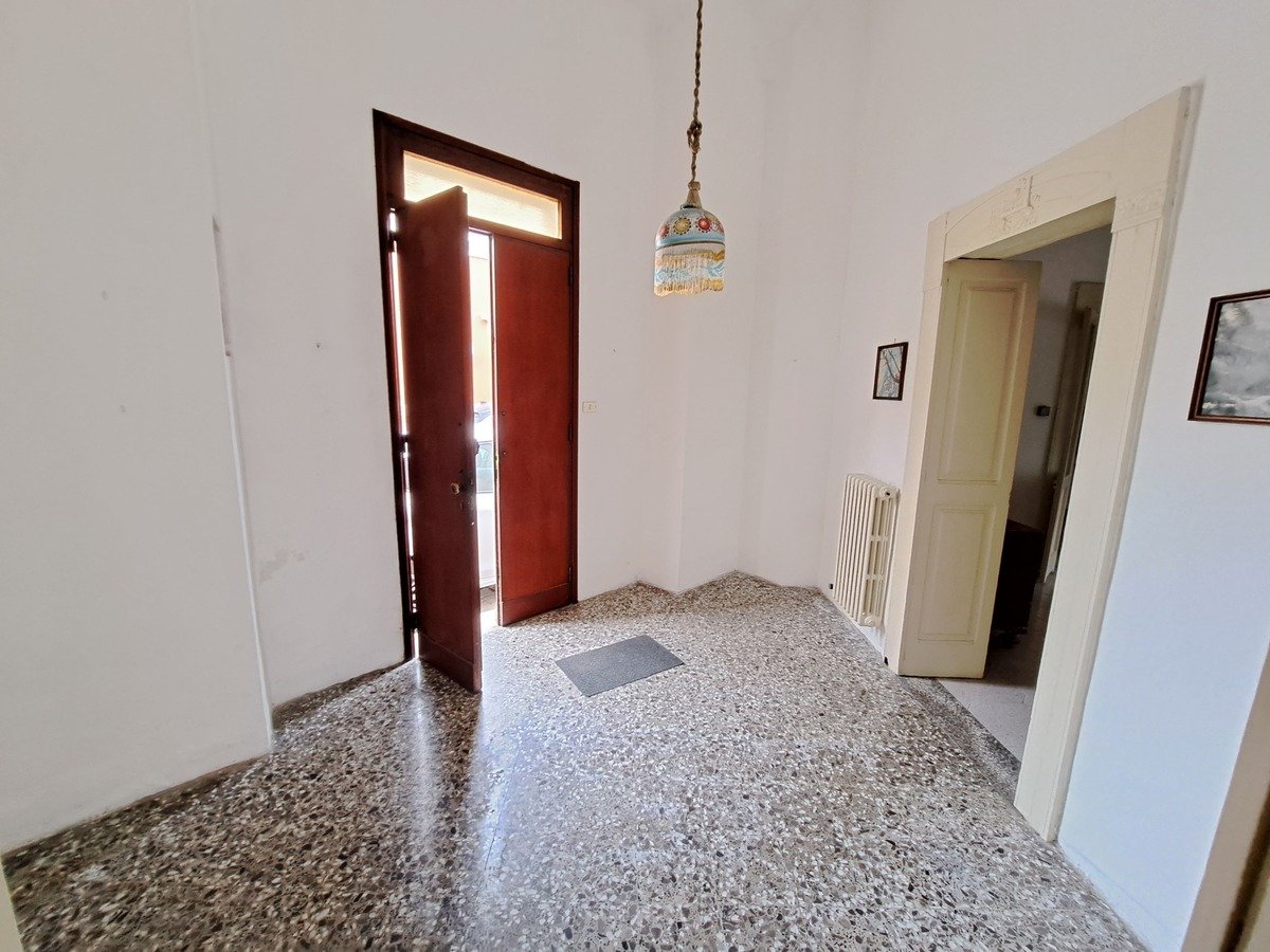 3 bedrooms Villa in Copertino, Italy No. 371814
