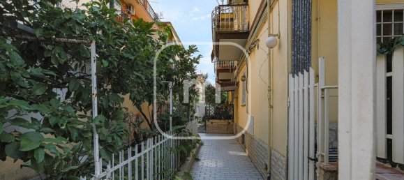 4 bedrooms Apartment in Rome, Italy No. 341785 7