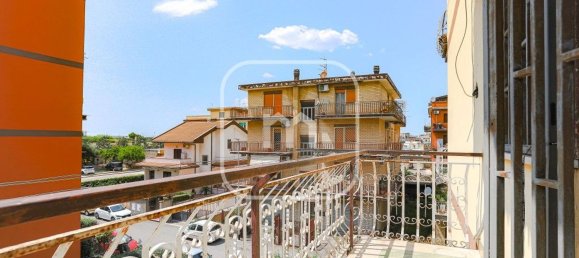 4 bedrooms Apartment in Rome, Italy No. 341785 2