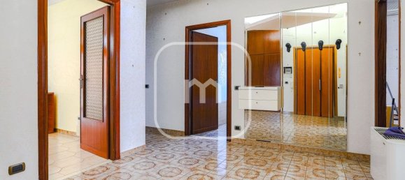 4 bedrooms Apartment in Rome, Italy No. 341785 9